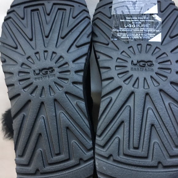 UGG women’s black AZALIA charm boots size 7 - Picture 3 of 5